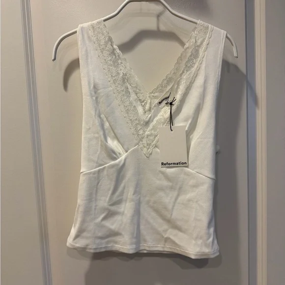 Reformation Lea Knit V-Neck Tank - Picture 2 of 4